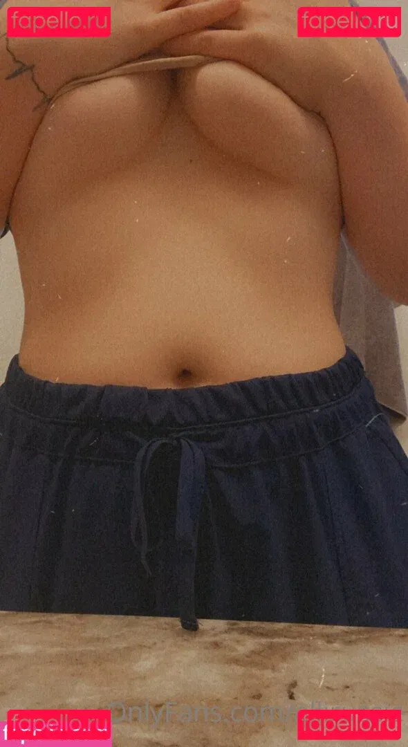 ellirussie Onlyfans Photo Gallery 