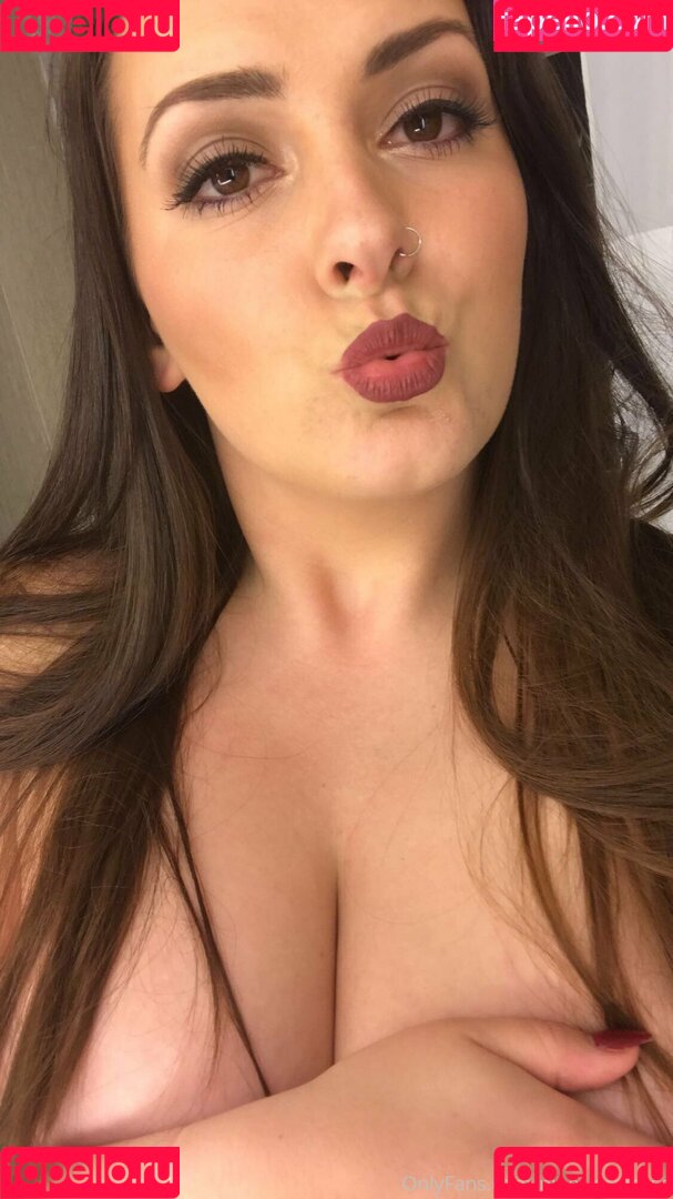 pinot-princess Onlyfans Photo Gallery 