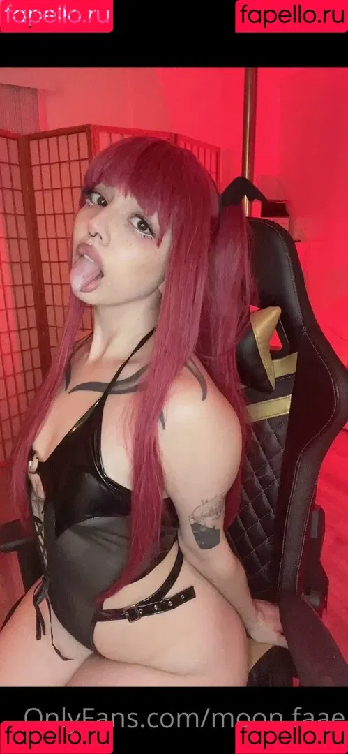 moon.faae Onlyfans Photo Gallery 