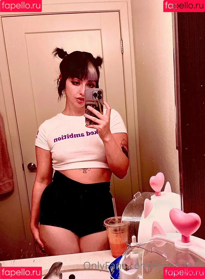 moon.faae Onlyfans Photo Gallery 