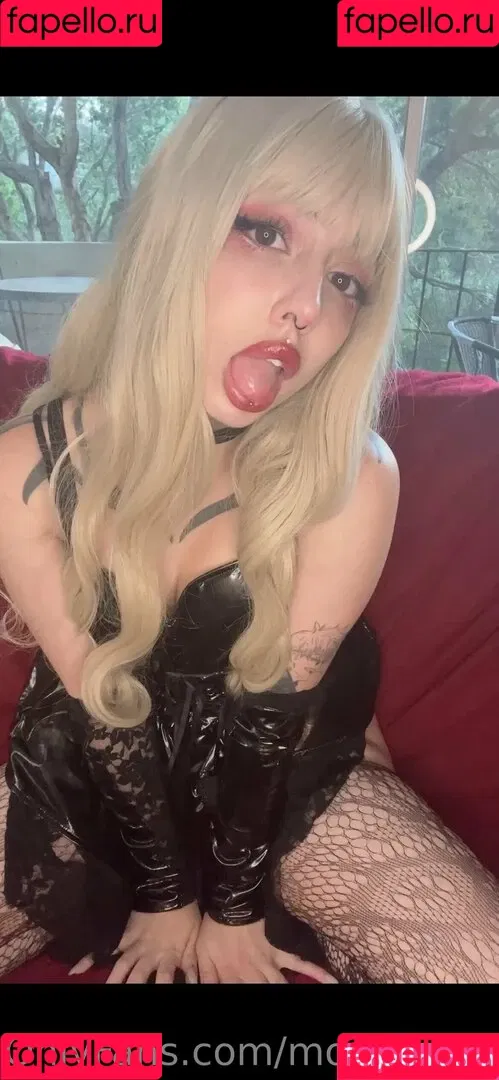 moon.faae Onlyfans Photo Gallery 