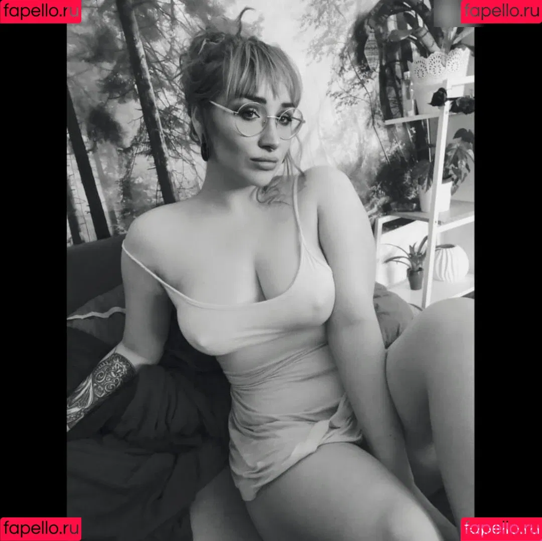 Frau Kopf Onlyfans Photo Gallery 