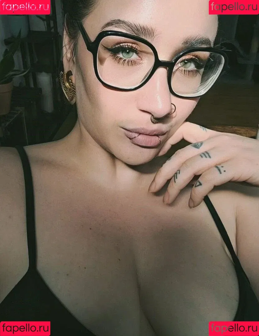 Frau Kopf Onlyfans Photo Gallery 