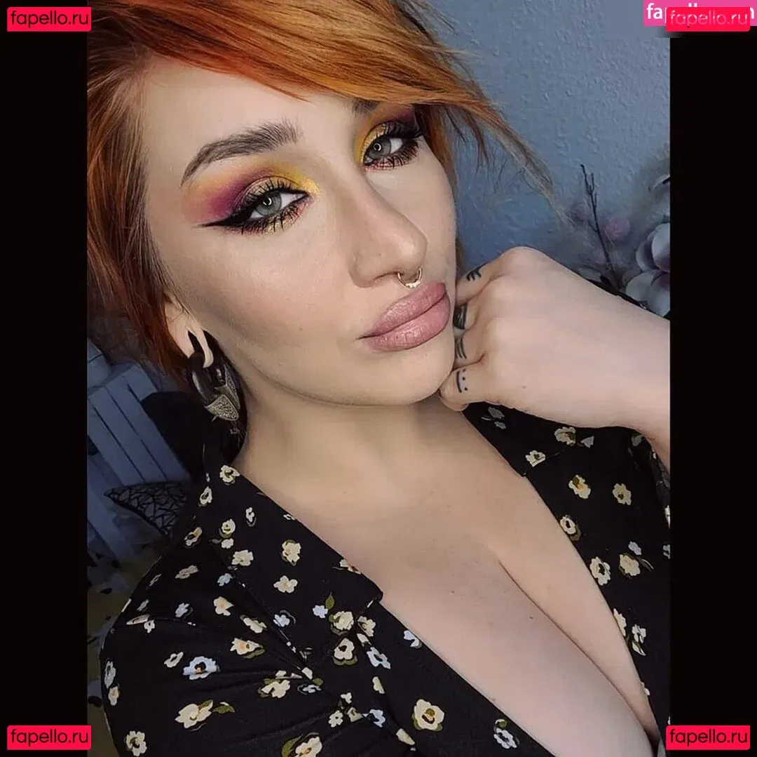 Frau Kopf Onlyfans Photo Gallery 