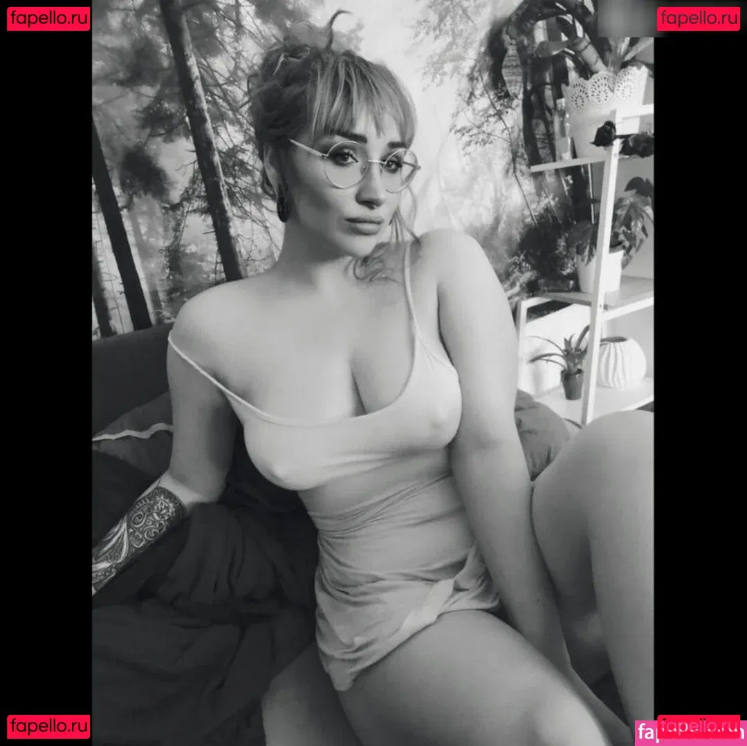 Frau Kopf Onlyfans Photo Gallery 