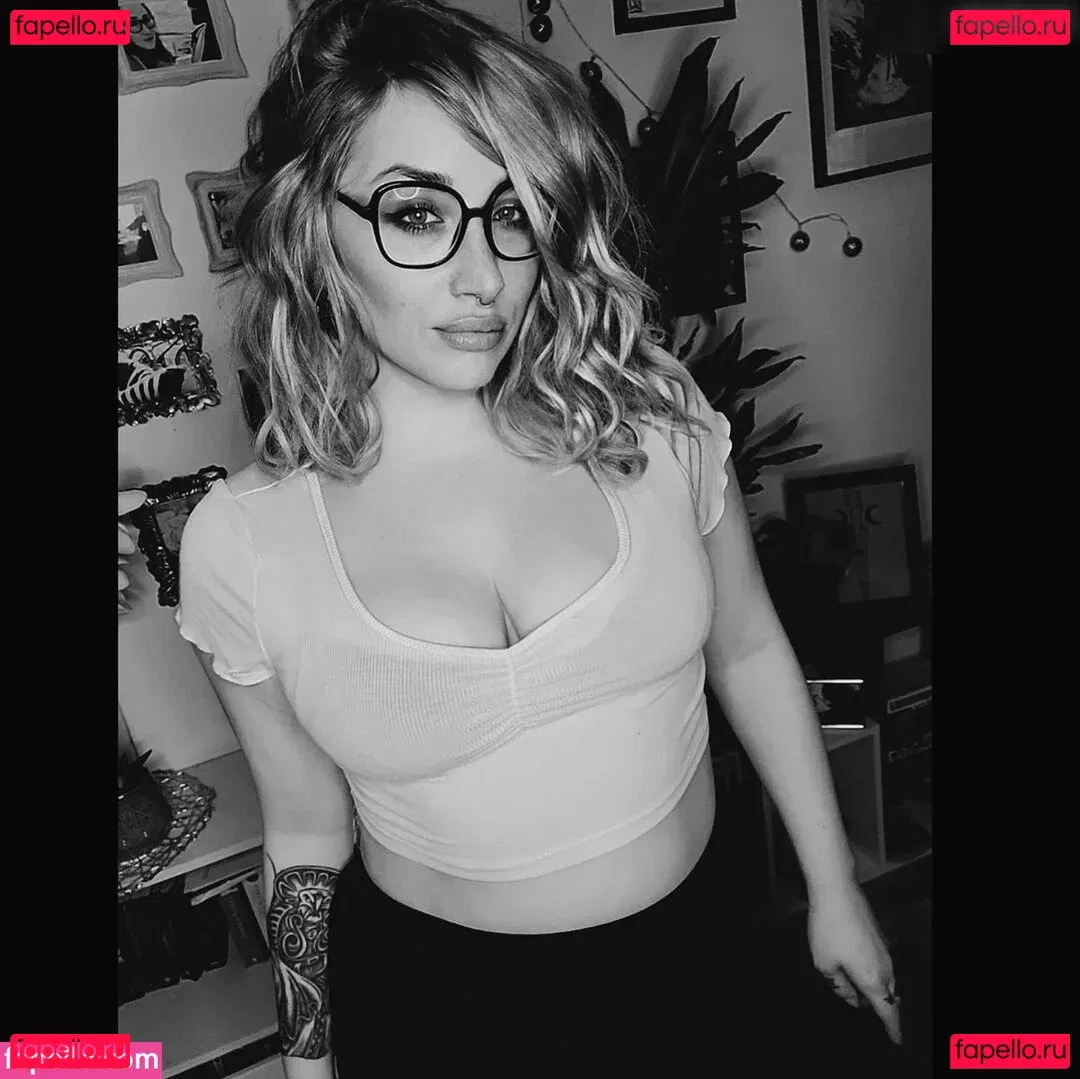 Frau Kopf Onlyfans Photo Gallery 