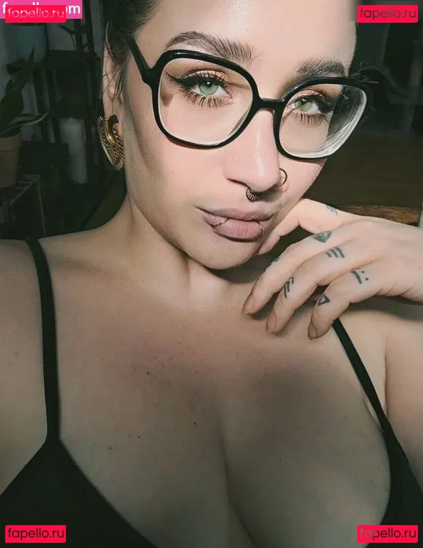 Frau Kopf Onlyfans Photo Gallery 