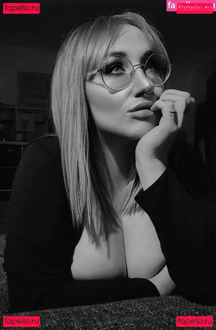 Frau Kopf Onlyfans Photo Gallery 