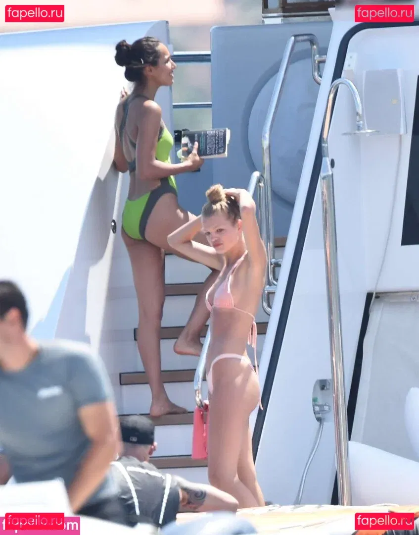 Daphne Groeneveld Onlyfans Photo Gallery 