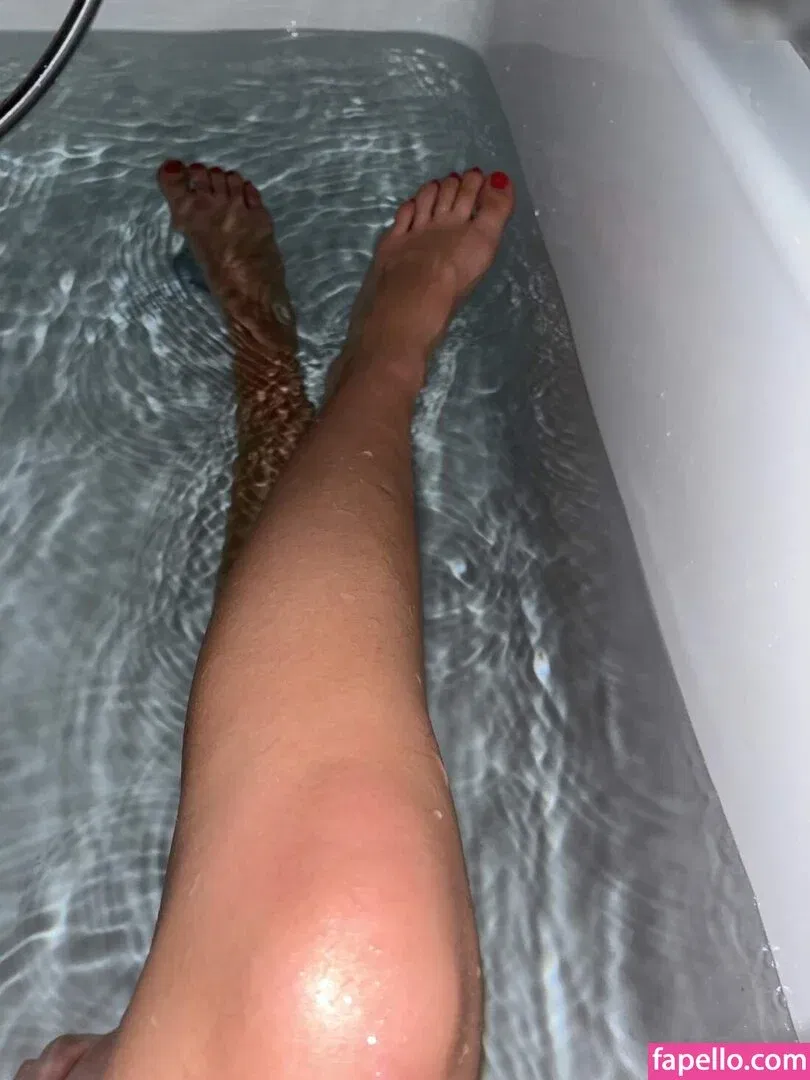 LisaSize39 Onlyfans Photo Gallery 