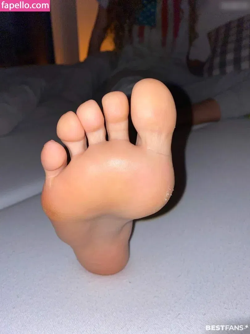 LisaSize39 Onlyfans Photo Gallery 