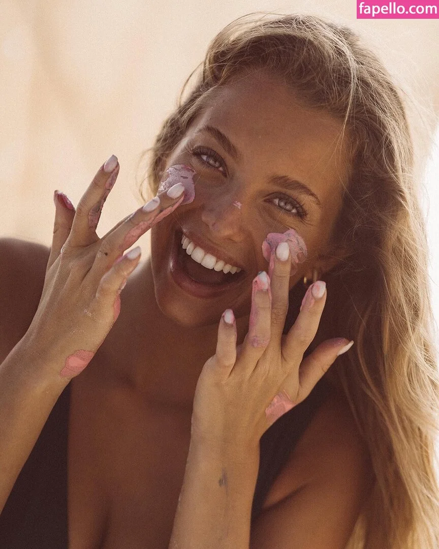 Magui Corceiro Onlyfans Photo Gallery 