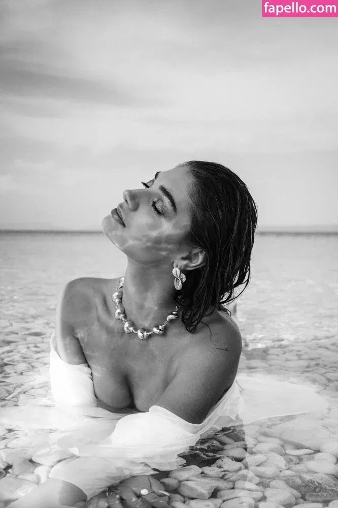 Sarah Posch Onlyfans Photo Gallery 