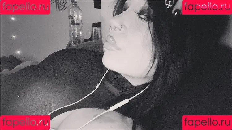 Gothminze Onlyfans Photo Gallery 