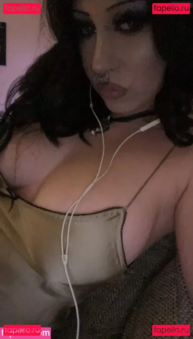 Gothminze Onlyfans Photo Gallery 