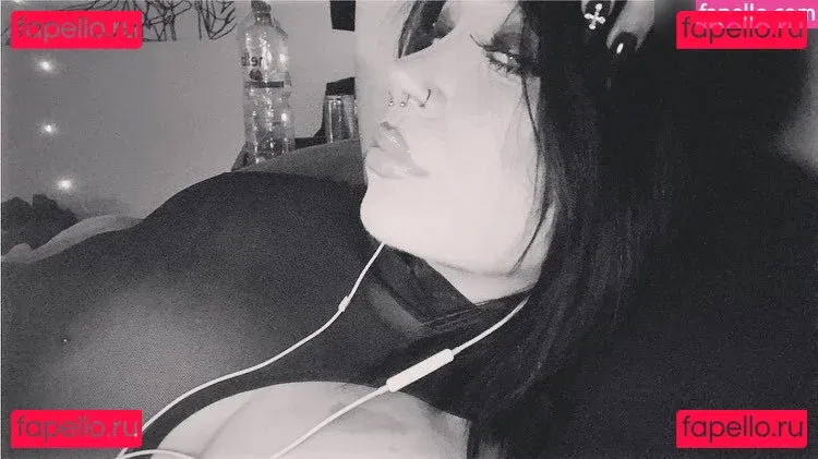 Gothminze Onlyfans Photo Gallery 