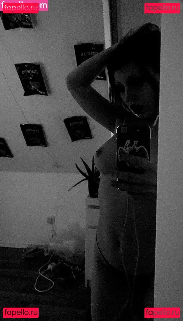 Gothminze Onlyfans Photo Gallery 