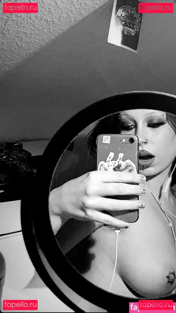 Gothminze Onlyfans Photo Gallery 