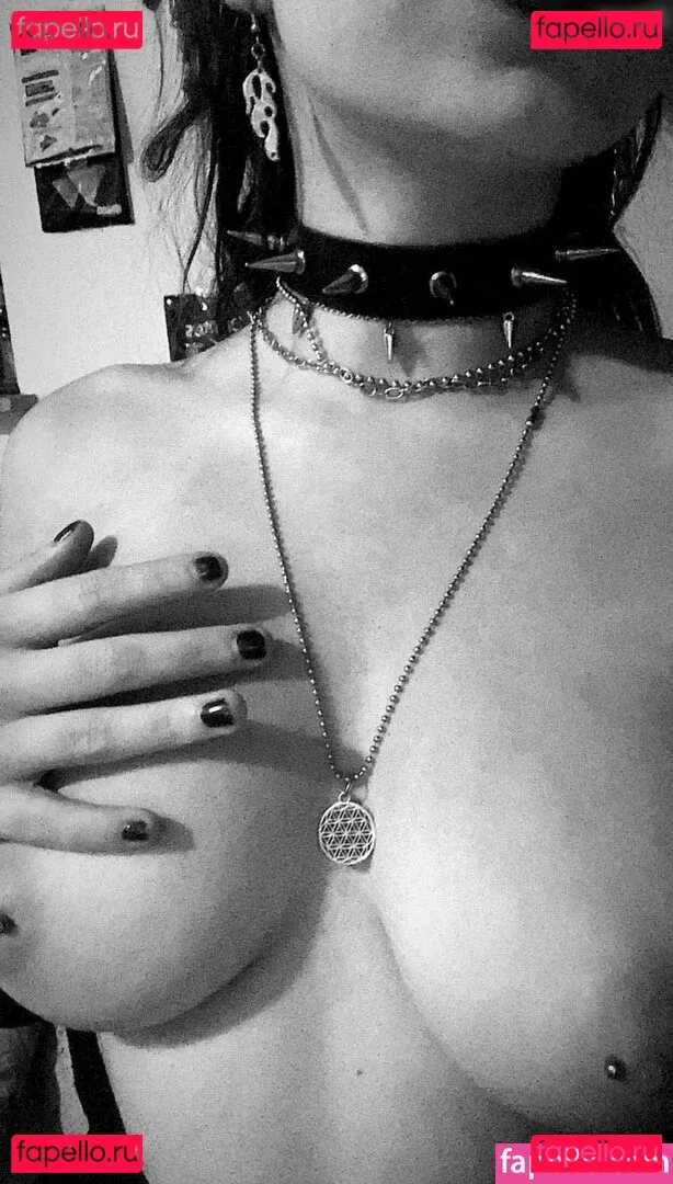 Gothminze Onlyfans Photo Gallery 