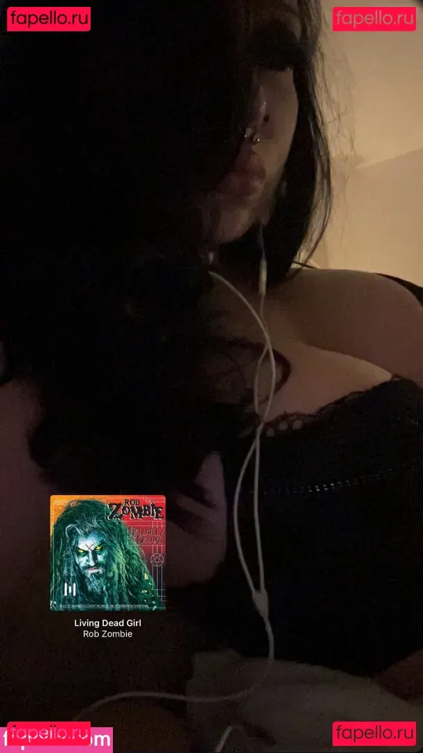 Gothminze Onlyfans Photo Gallery 