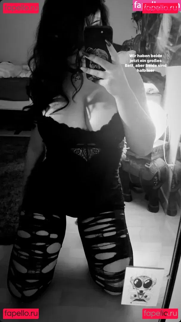 Gothminze Onlyfans Photo Gallery 