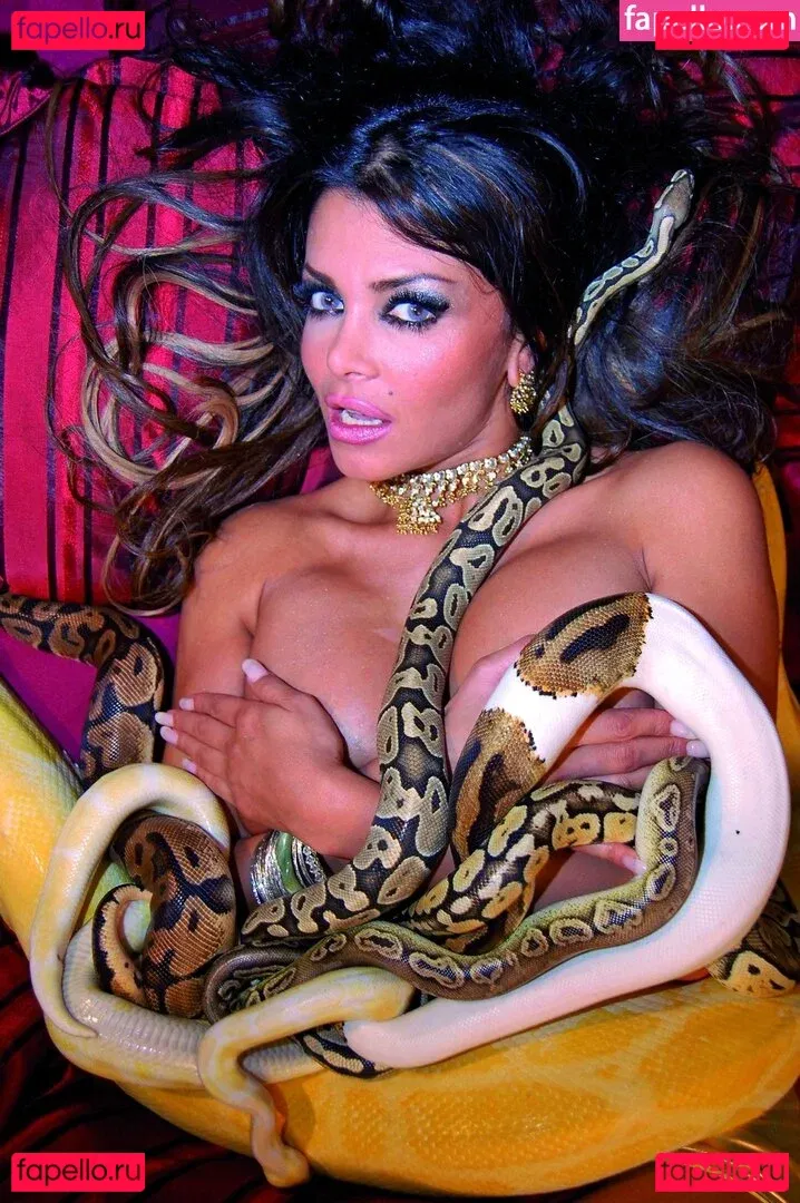 Kader Loth Onlyfans Photo Gallery 