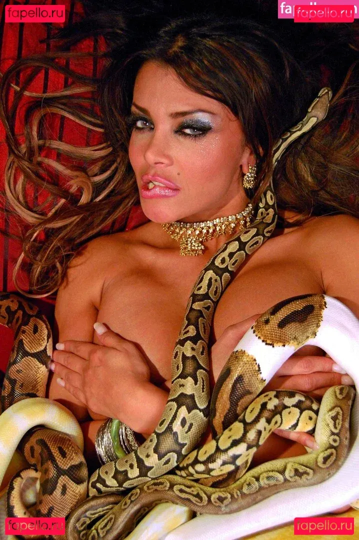 Kader Loth Onlyfans Photo Gallery 