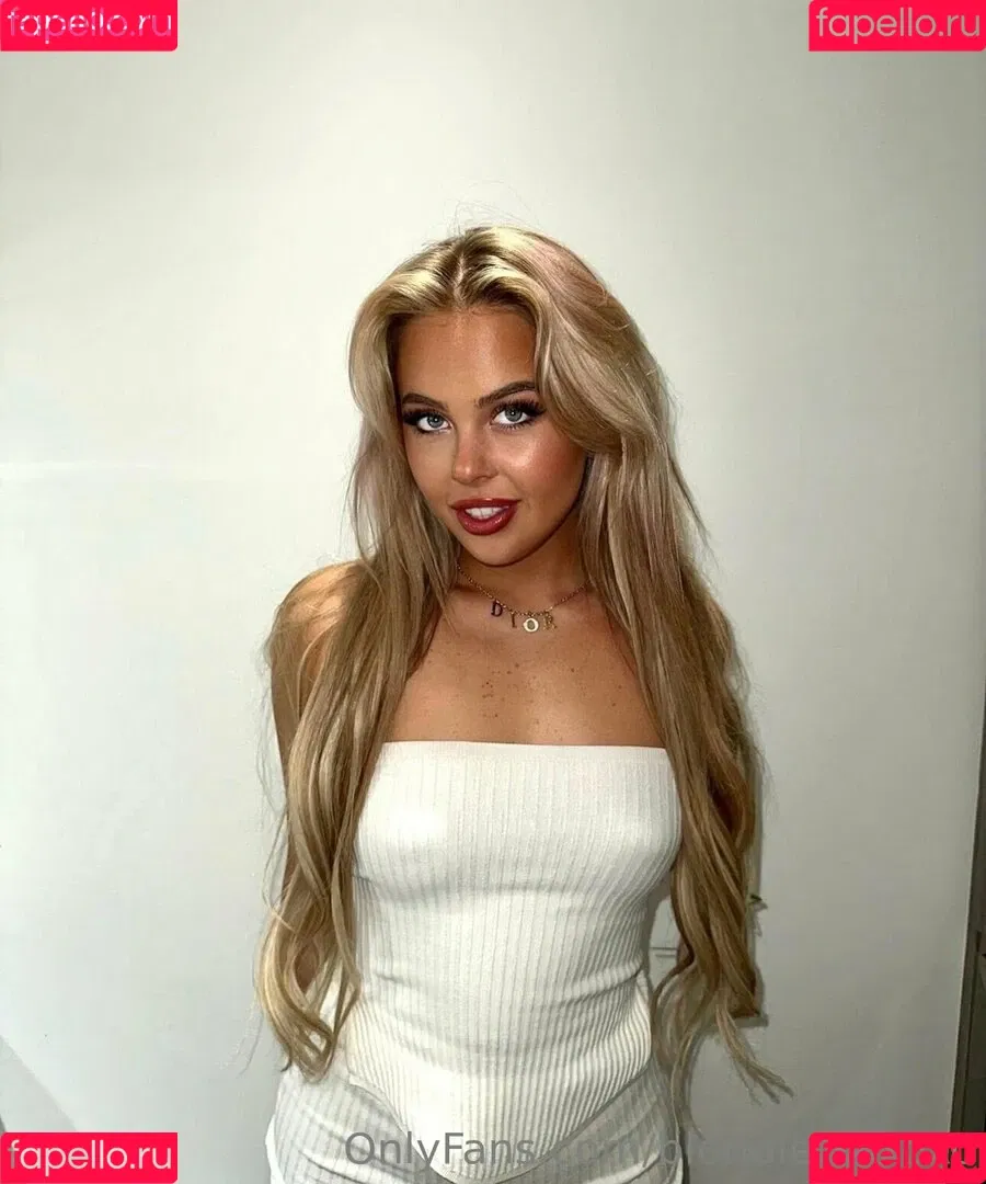 strawberryblonde18 Onlyfans Photo Gallery 