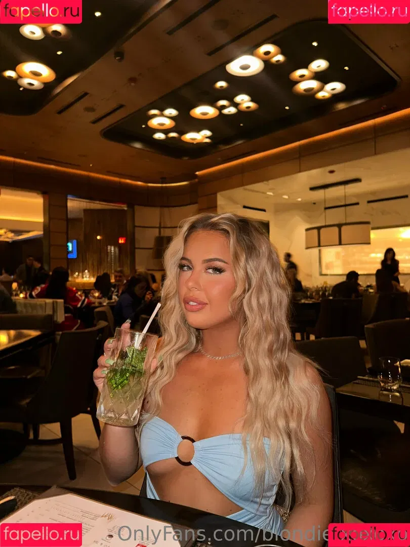 strawberryblonde18 Onlyfans Photo Gallery 