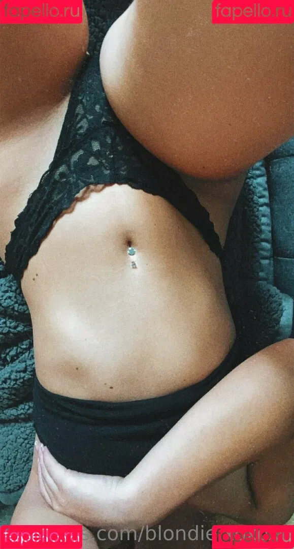 strawberryblonde18 Onlyfans Photo Gallery 
