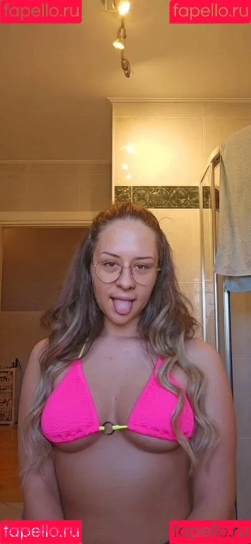 Its_me_melii Onlyfans Photo Gallery 