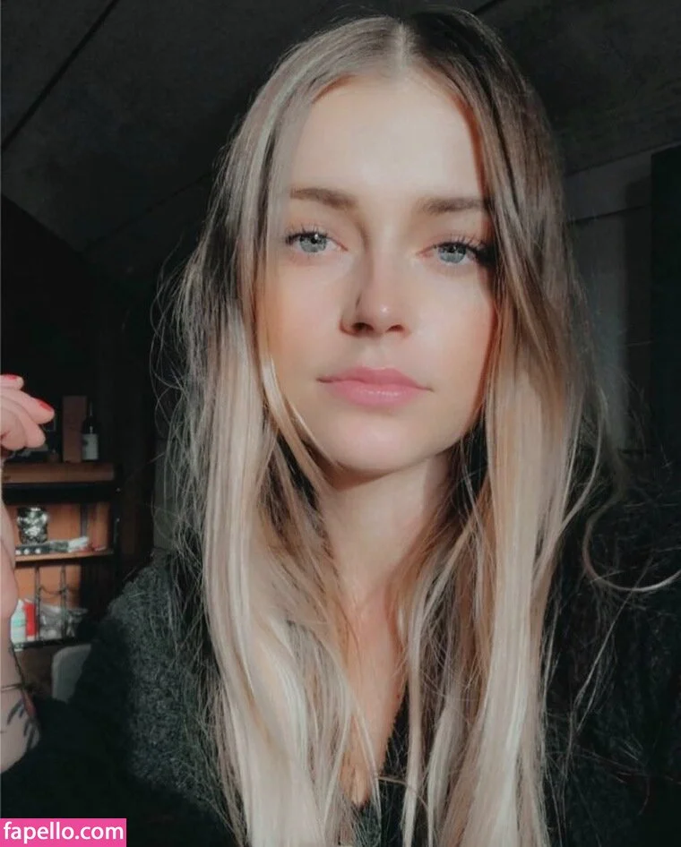 Its_me_melii Onlyfans Photo Gallery 