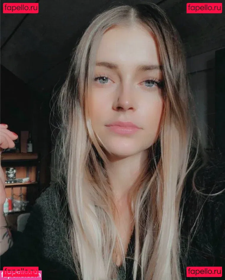 Its_me_melii Onlyfans Photo Gallery 