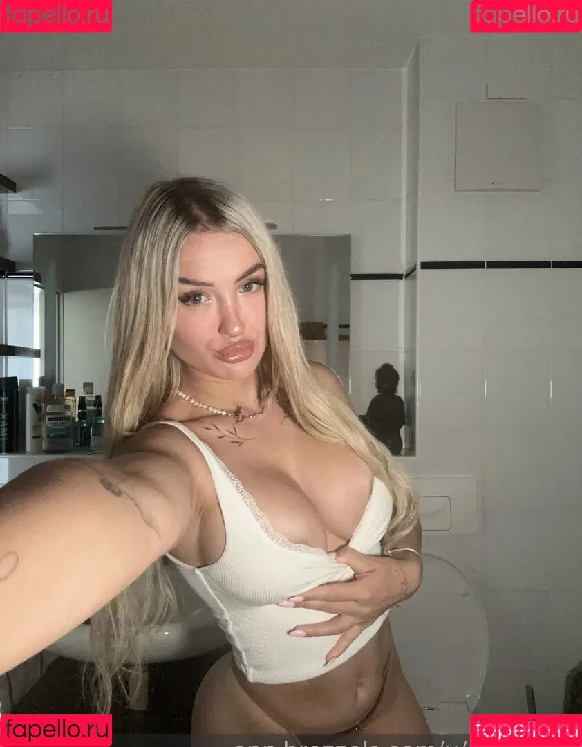 Edda Elisa Onlyfans Photo Gallery 
