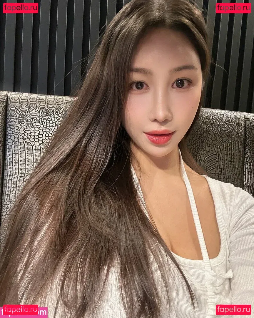 BJ Heeyome Onlyfans Photo Gallery 