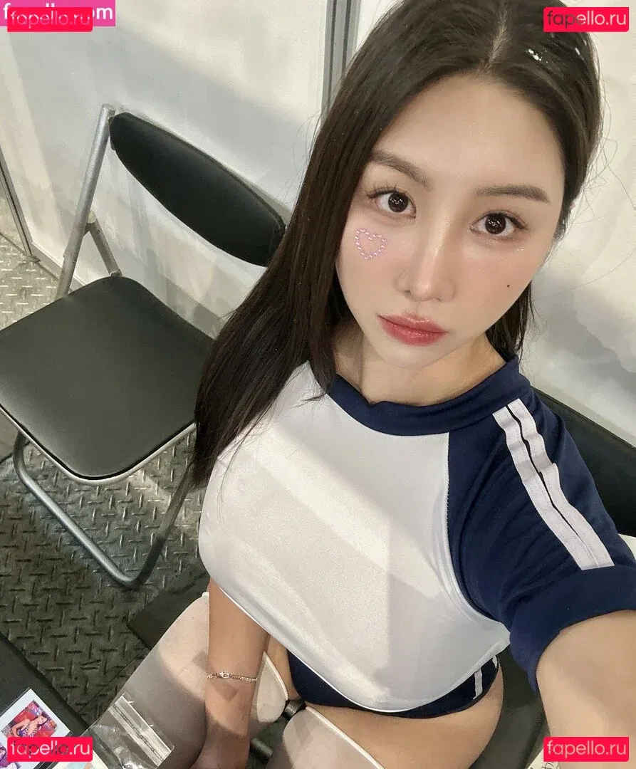 BJ Heeyome Onlyfans Photo Gallery 