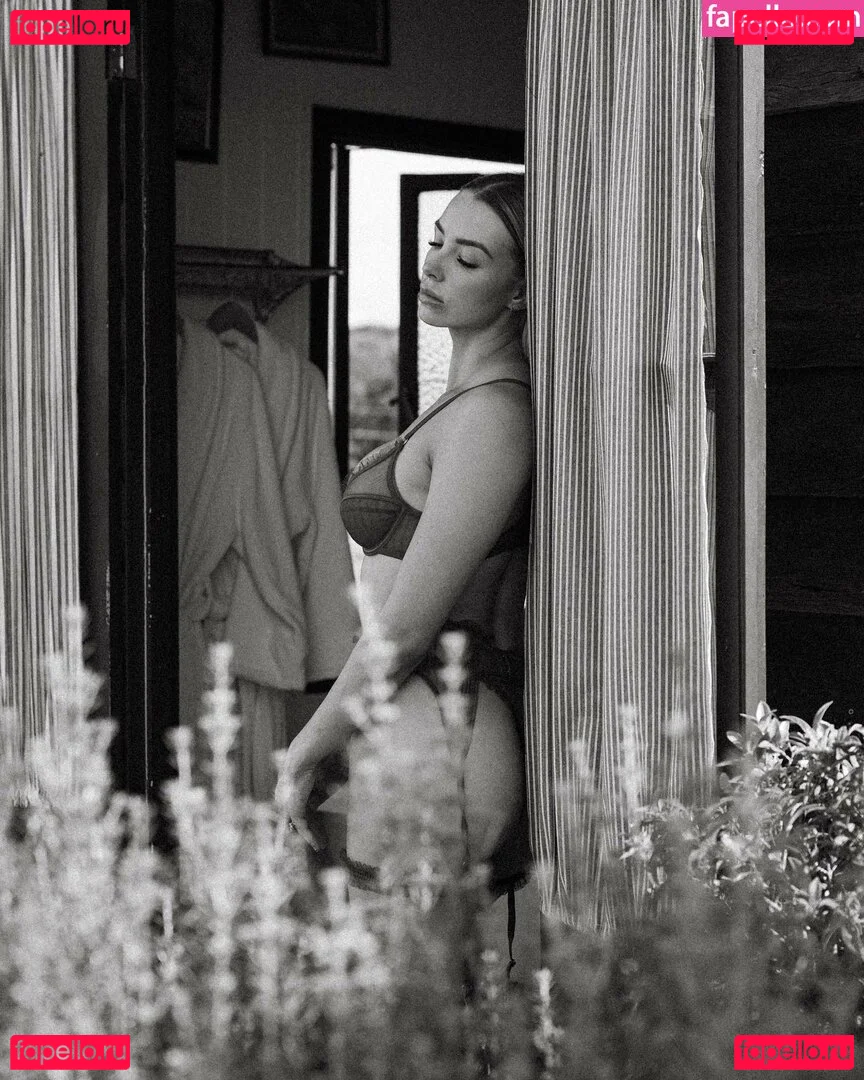 Rhiana Webber Onlyfans Photo Gallery 