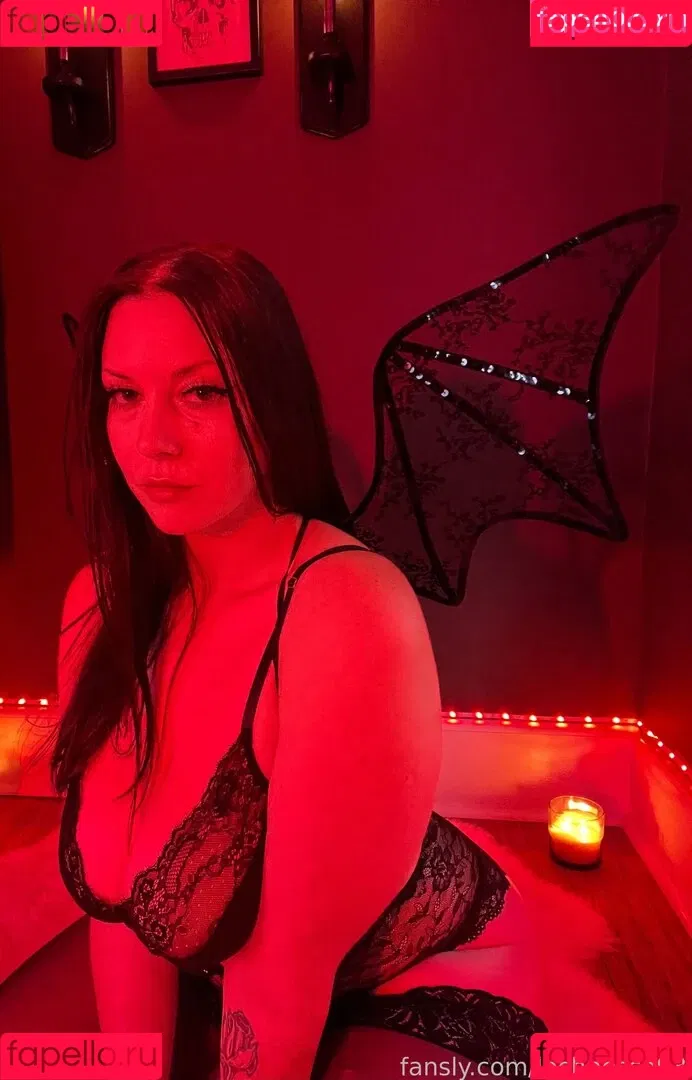 lochnessa93 Onlyfans Photo Gallery 