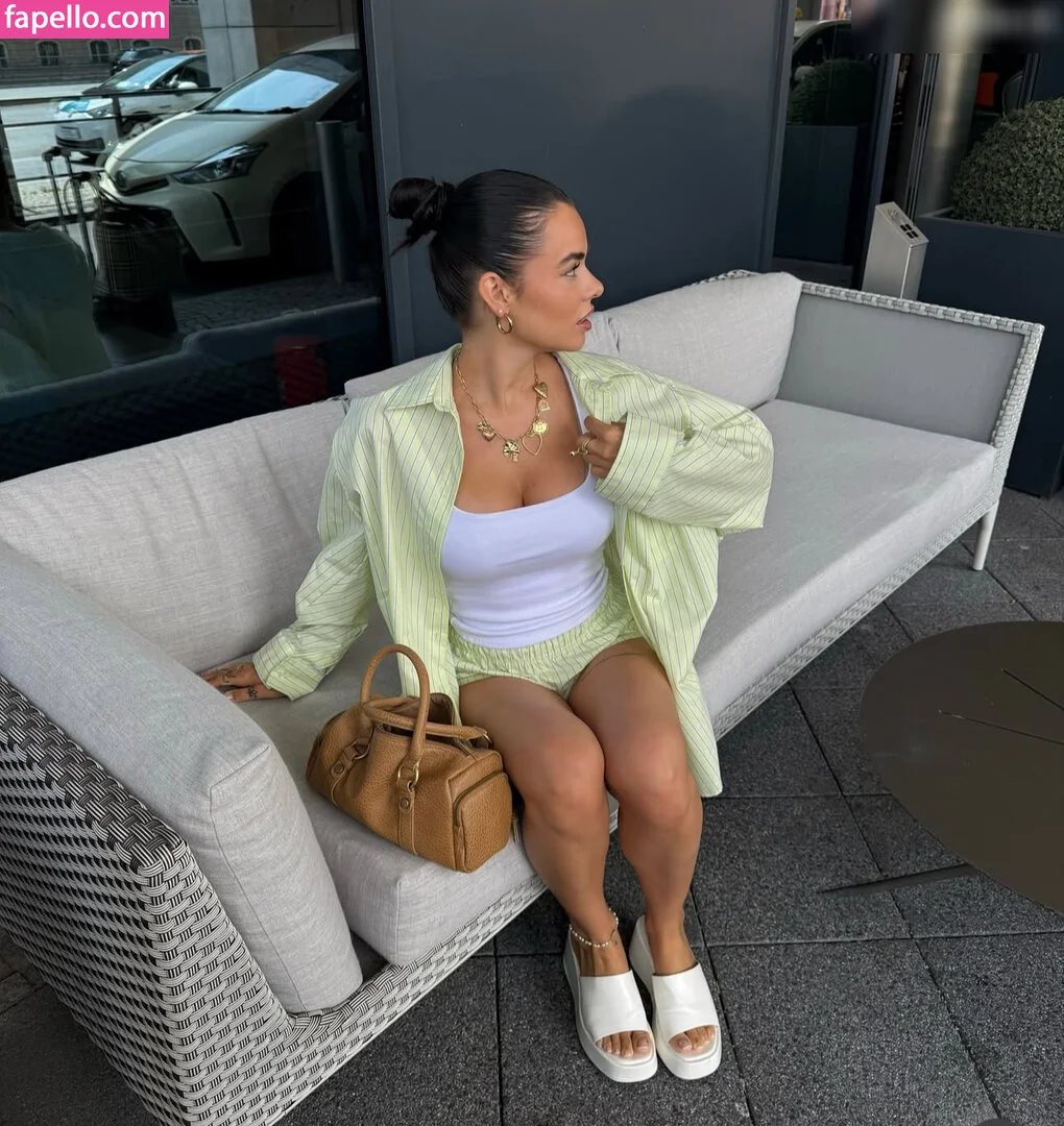 Isabell Böttger Onlyfans Photo Gallery 