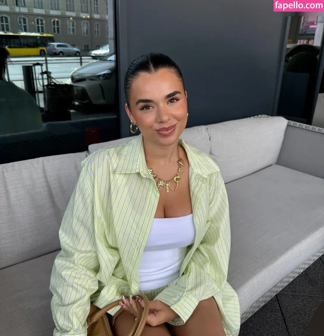 Isabell Böttger Onlyfans Photo Gallery 