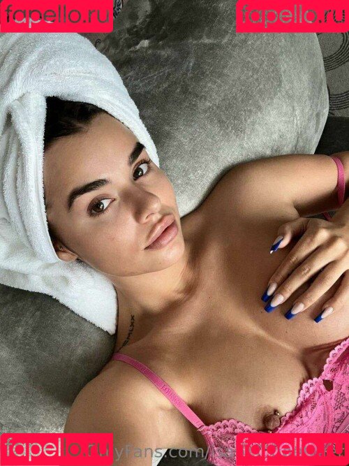 Isabell Böttger Onlyfans Photo Gallery 