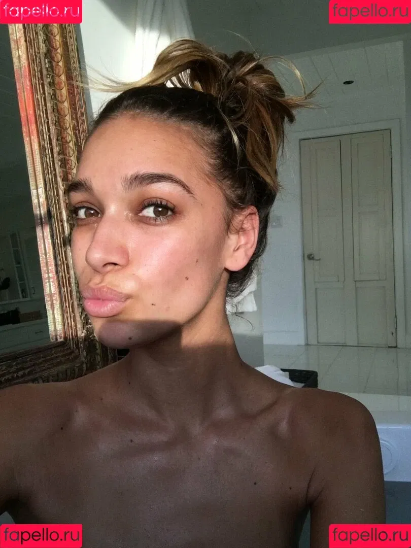 April Love Geary Onlyfans Photo Gallery 