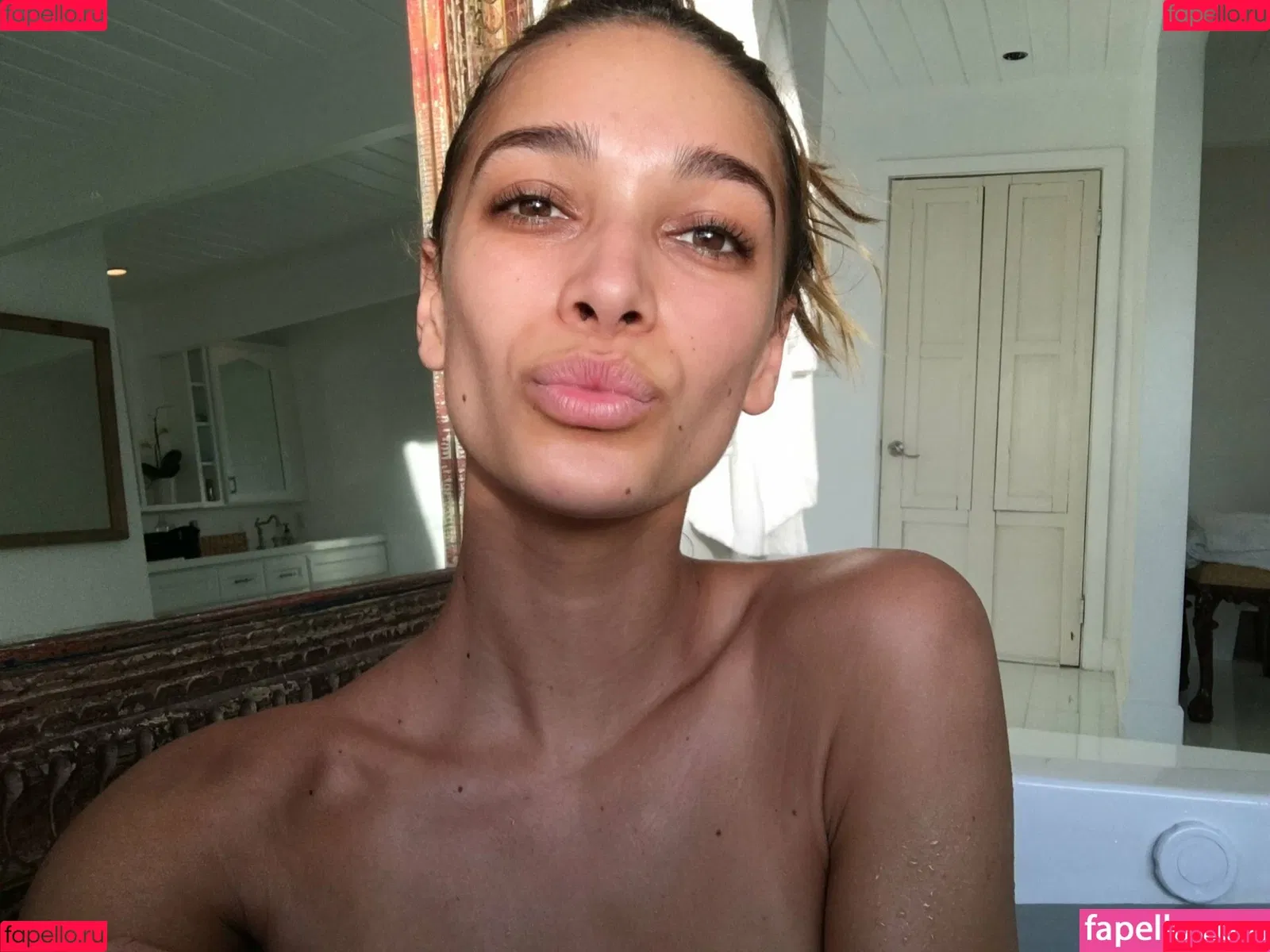 April Love Geary Onlyfans Photo Gallery 