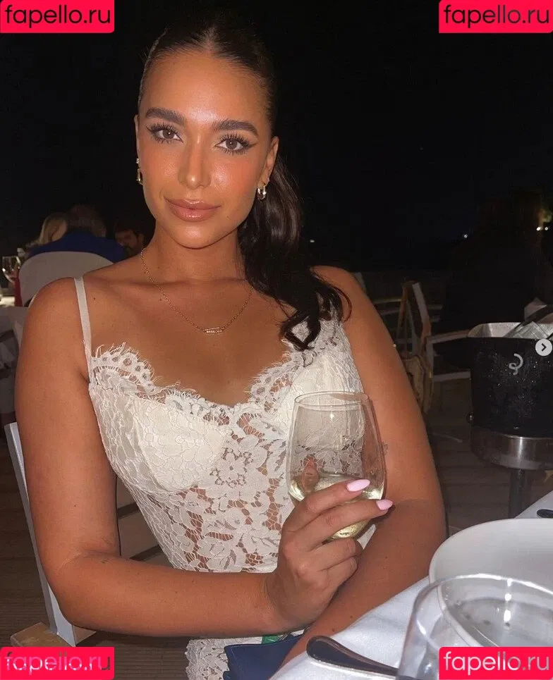 April Love Geary Onlyfans Photo Gallery 