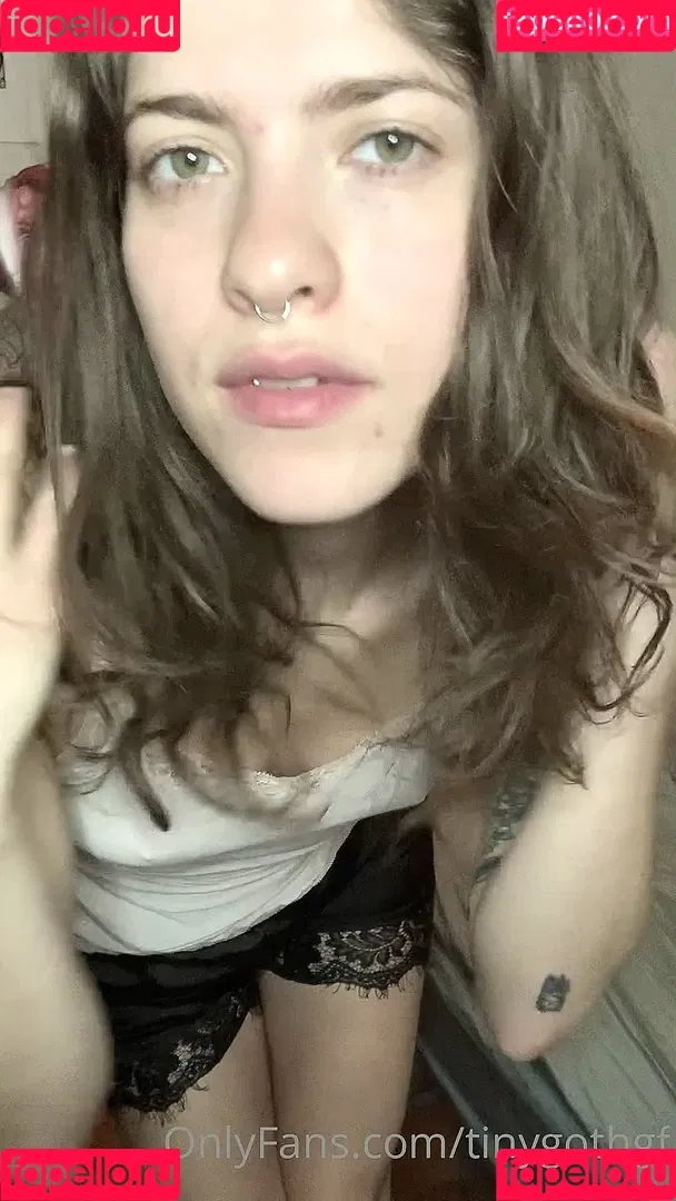TInyGothGF Onlyfans Photo Gallery 