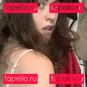 TInyGothGF Onlyfans Photo Gallery 