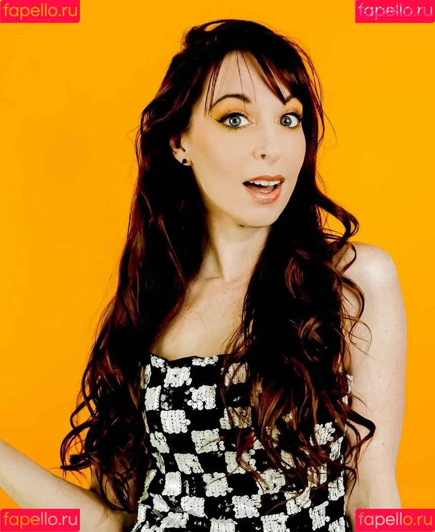 Lisa Foiles Onlyfans Photo Gallery 