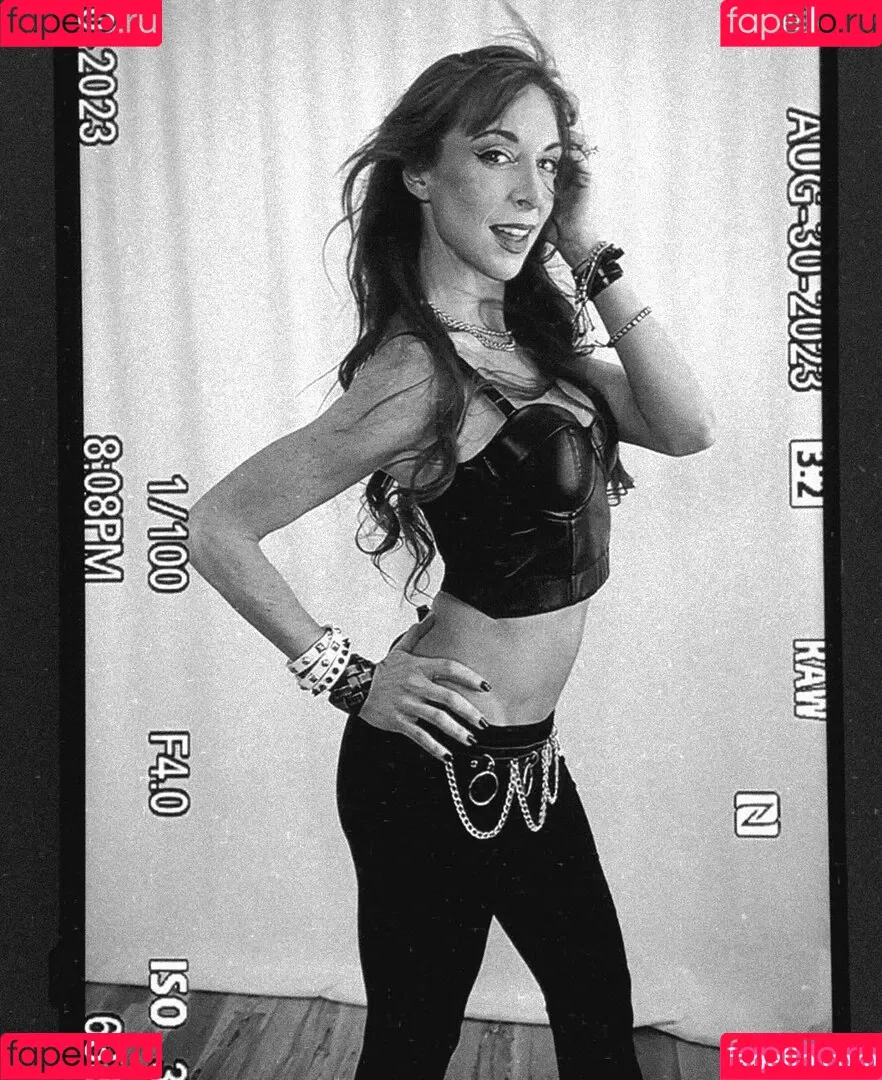 Lisa Foiles Onlyfans Photo Gallery 