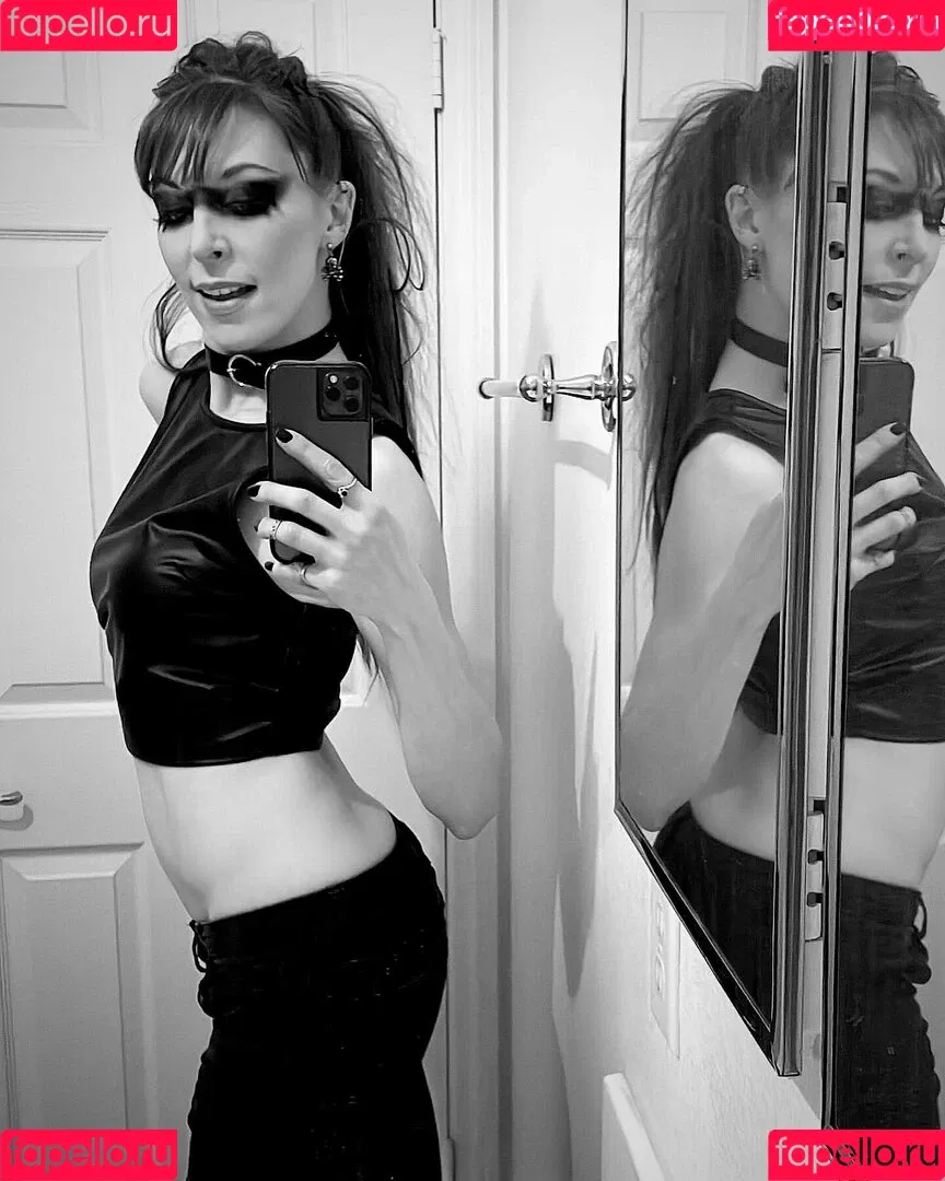 Lisa Foiles Onlyfans Photo Gallery 