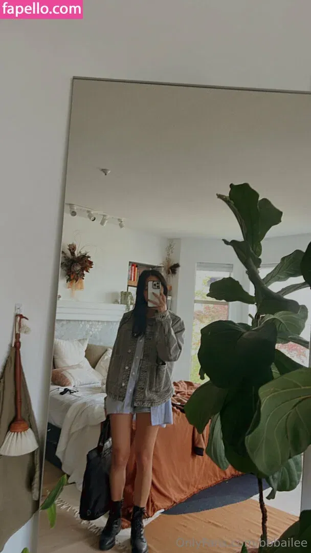 banhmibailee Onlyfans Photo Gallery 